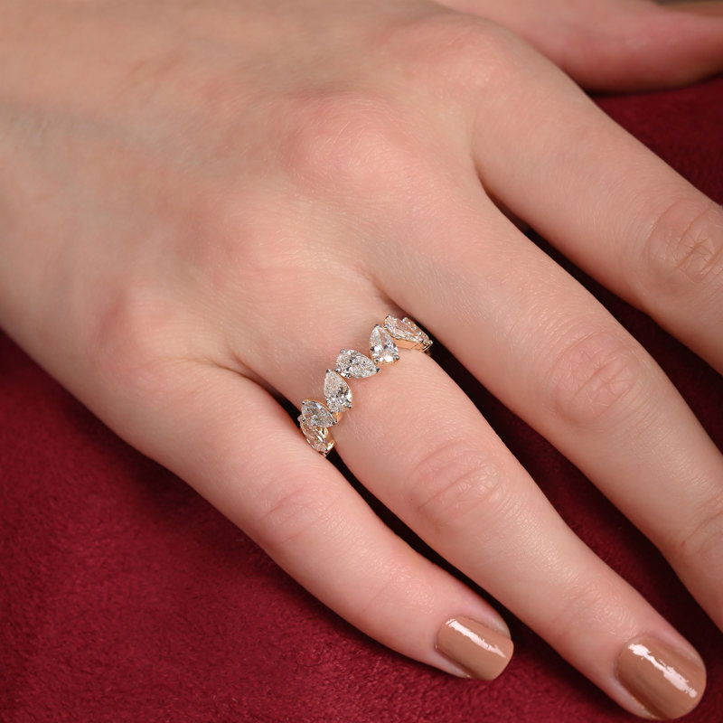 Zig Zag Pear Eternity Band
