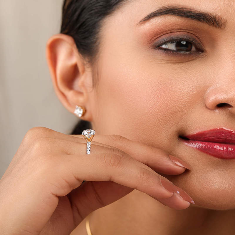 Luxe Shared Prong Side Stone Ring